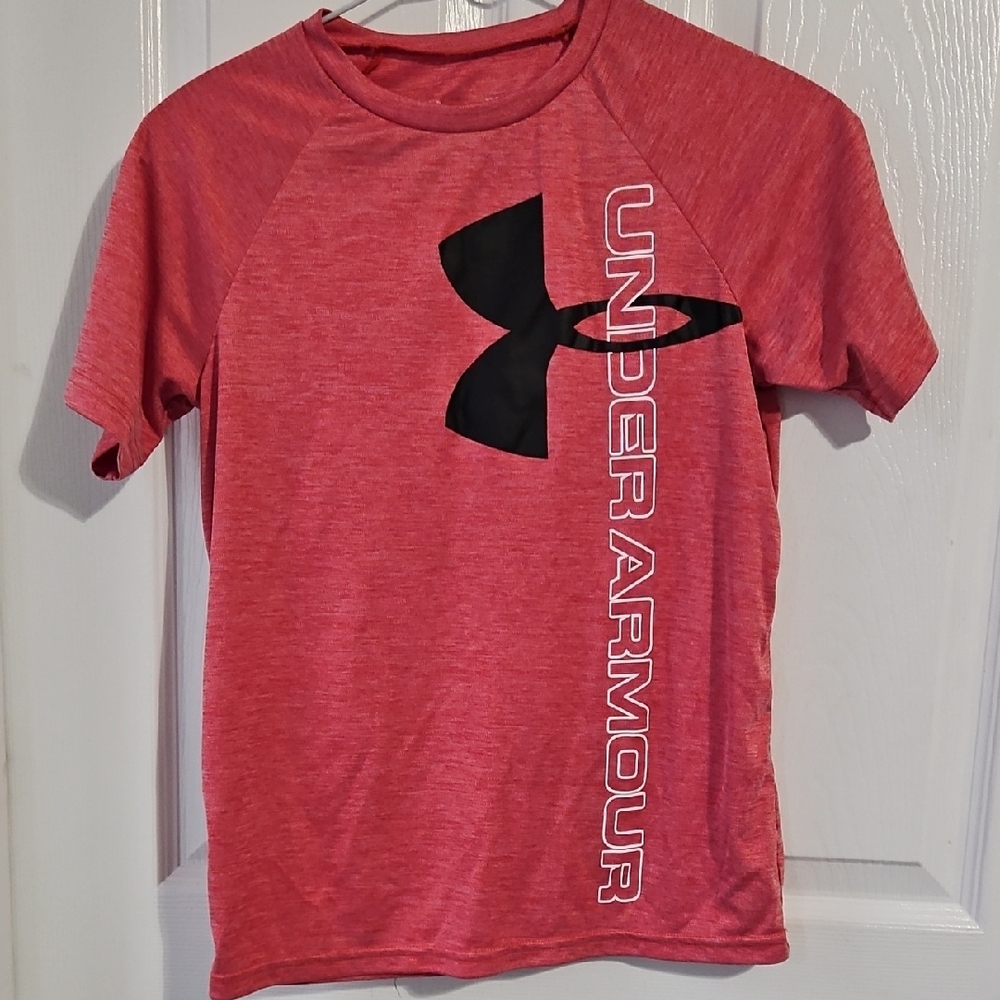 Under Armour Red and Black Short Sleeve Tee
